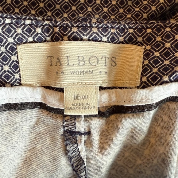 Talbots Blue Patterned Women's Bermudas Size 16W Inseam 11” - Picture 5 of 5